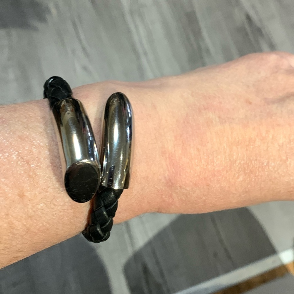 Beautiful bracelet, black and silver